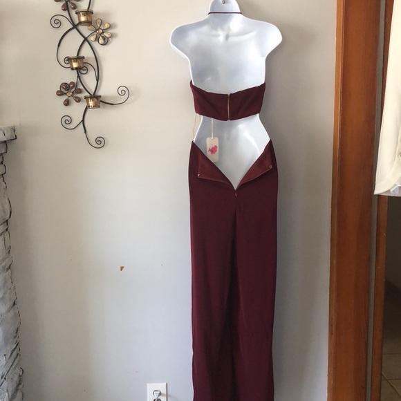 NEW L’Atiste by Amy Burgundy Wide Leg Jumpsuit Cutouts Halter Fully Lined Size S - Picture 10 of 16